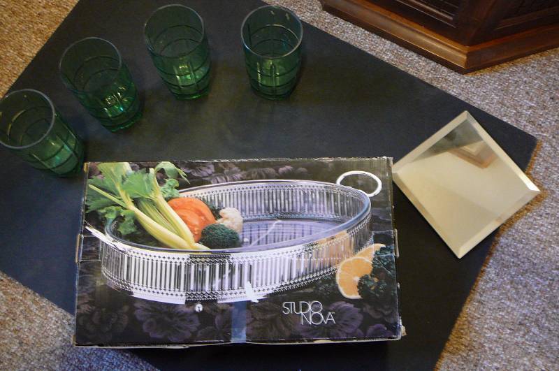 lot 142 image: 4 Glasss & Studio Nova Serving Tray , Mirror