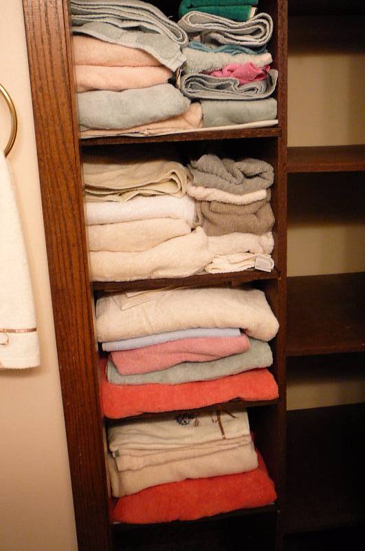 lot 146 image: Lot of Towels