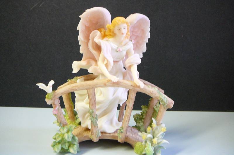 lot 152 image: Seraphim Classics Caroline