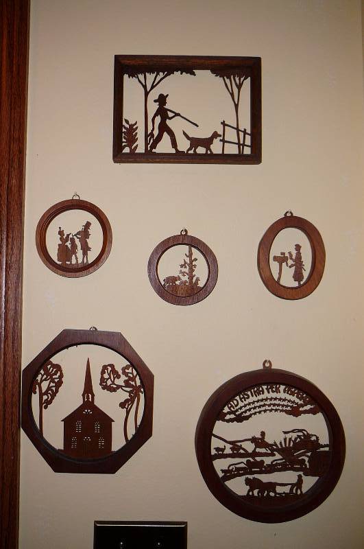 lot 174 image: Wall Figurines