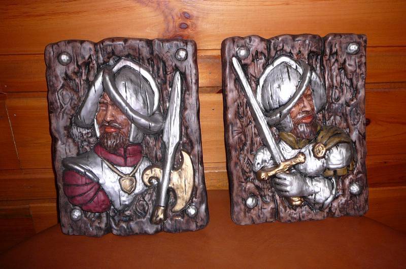 lot 181 image: Ceramic Wall Plaque 11 x 15