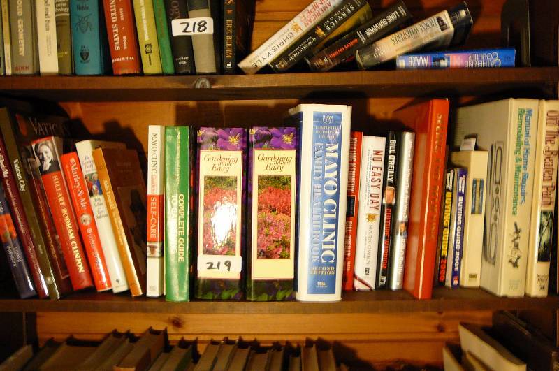 lot 219 image: Lot of books