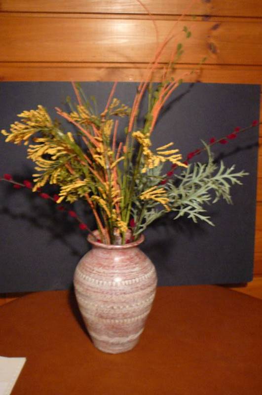 lot 222 image: Decorative Vase