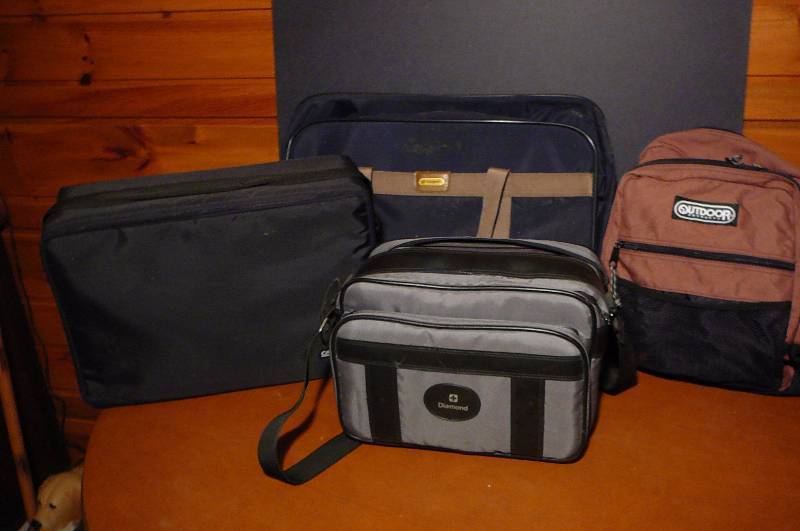 lot 231 image: CD Bag, Back Pack , Camera Case, Samsonite Bag