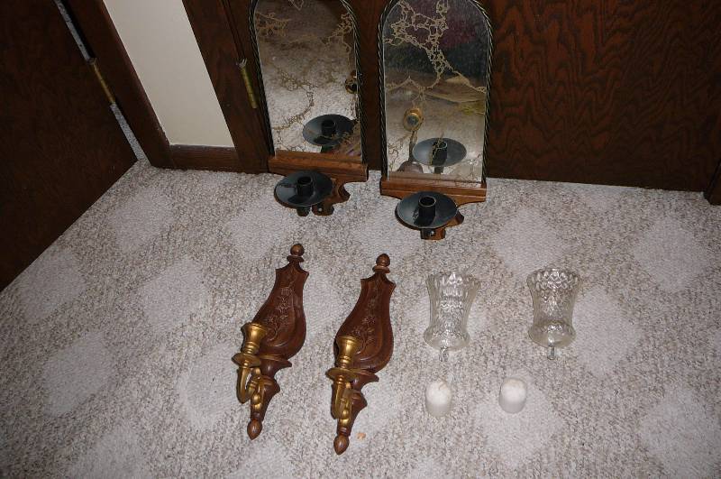 lot 242 image: Wall Decor