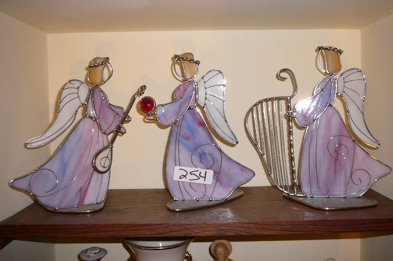 lot 254 image: 3 Angels