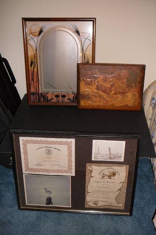 lot 266 image: Mirror 17 x 21 12, Picture 19 x 25, Deer 16 x 12 Plaque