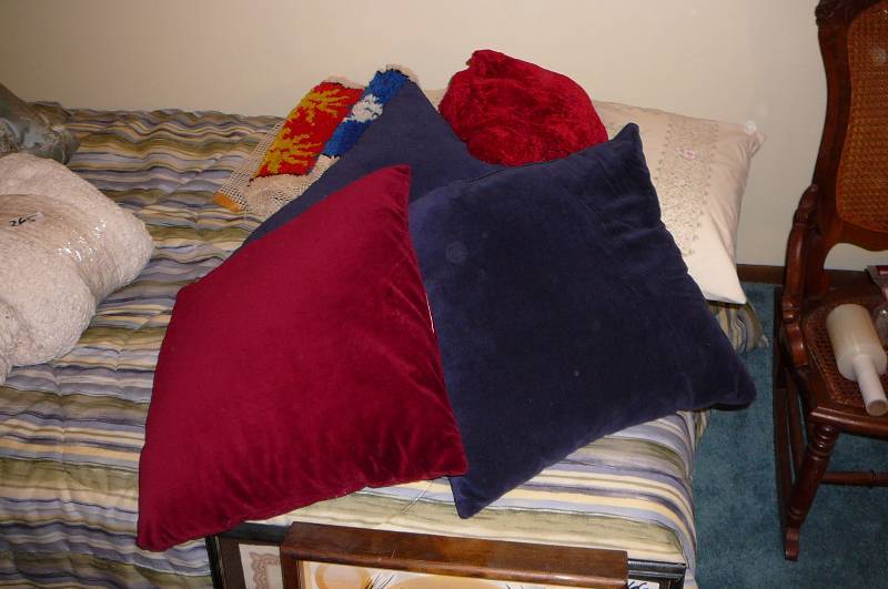 lot 270 image: Red, Blue, Pillows & Blanket