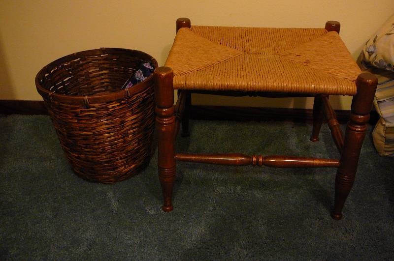 lot 278 image: Stool 16 x 13 x 13 12, Wicker Basket 10 12 x 11,  Umbrella