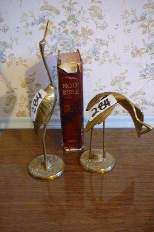 lot 284 image: 2 Bird Figurines and Bible