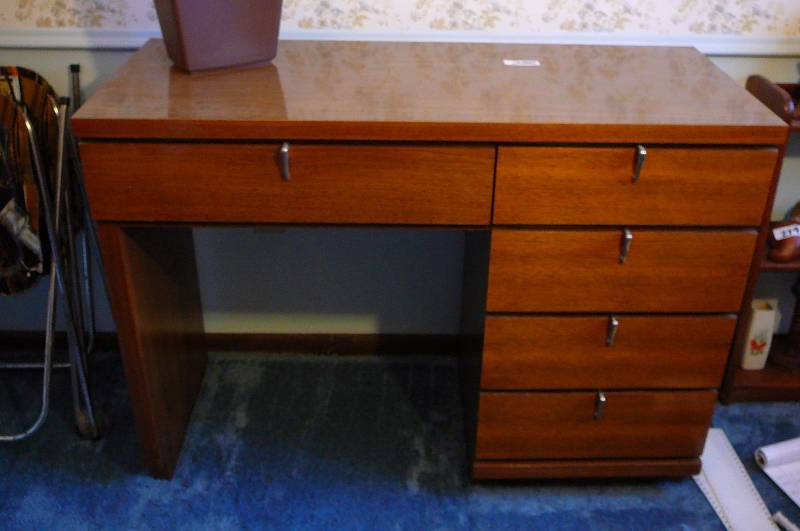 lot 285 image: Desk & Garbage Can 18d xc42w x 30 12 t