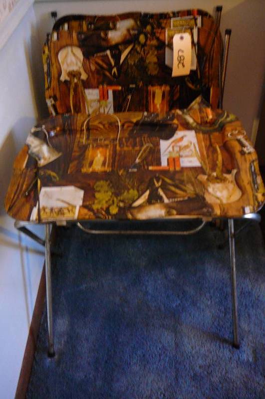 lot 287 image: 4 TV Trays