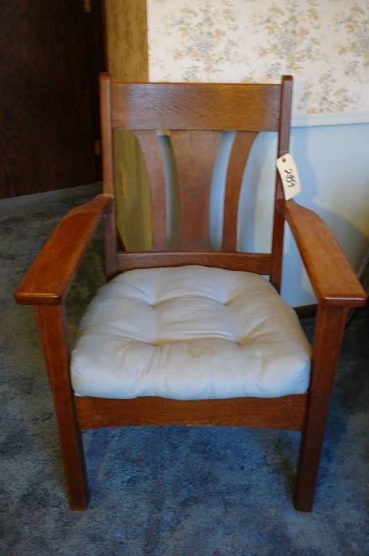 lot 289 image: Wooden Chair 28w x 38 tall