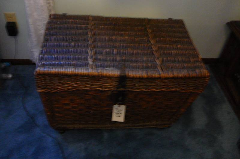 lot 290 image: Vintage Wicker Trunk with Contents 20d x 31 x 21 high on wheels