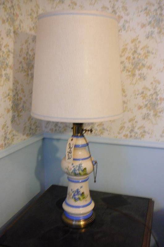 lot 292 image: Lamp 39 High