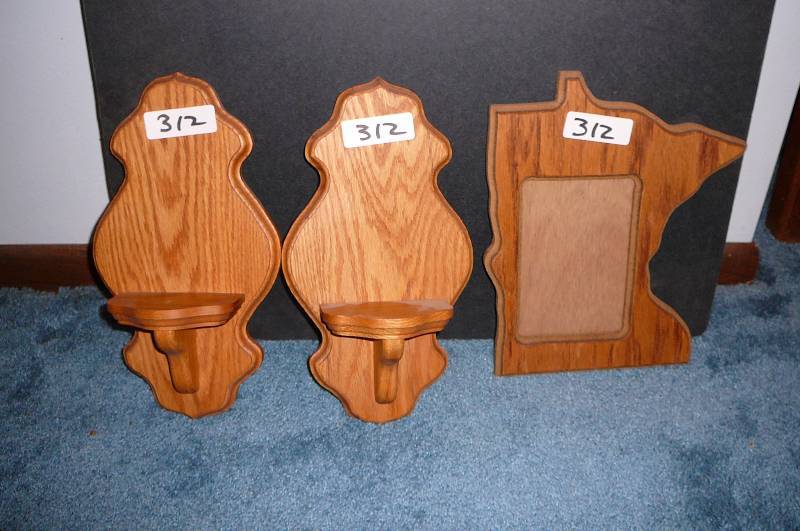 lot 312 image: 2 wooden shelves 13 tall Minnesota Picture frame