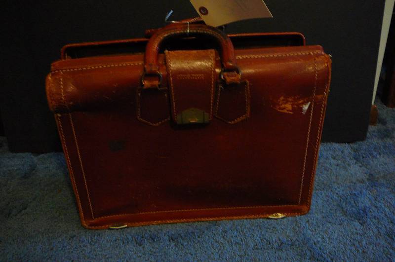 lot 316 image: Leather Sales man Bag