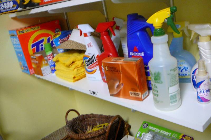 lot 340 image: House Hold Cleaning Products