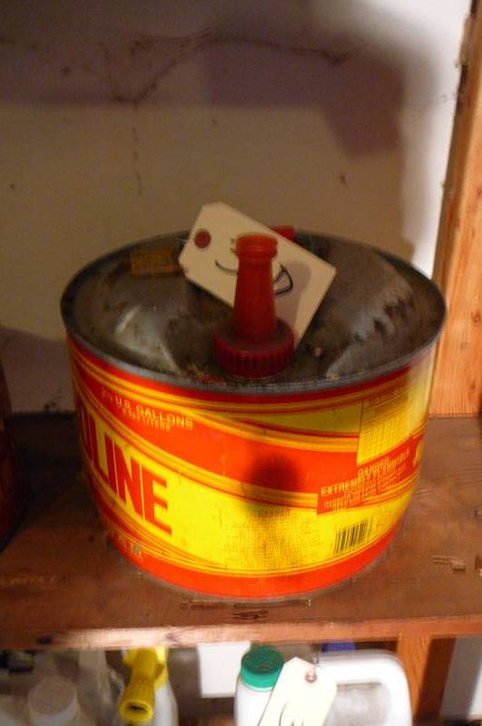 lot 360 image: Gas metal can  2 12 gal