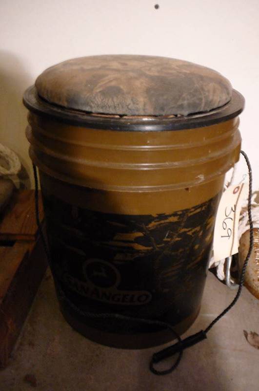 lot 369 image: Sportsman Bucket with Rope and Gloves