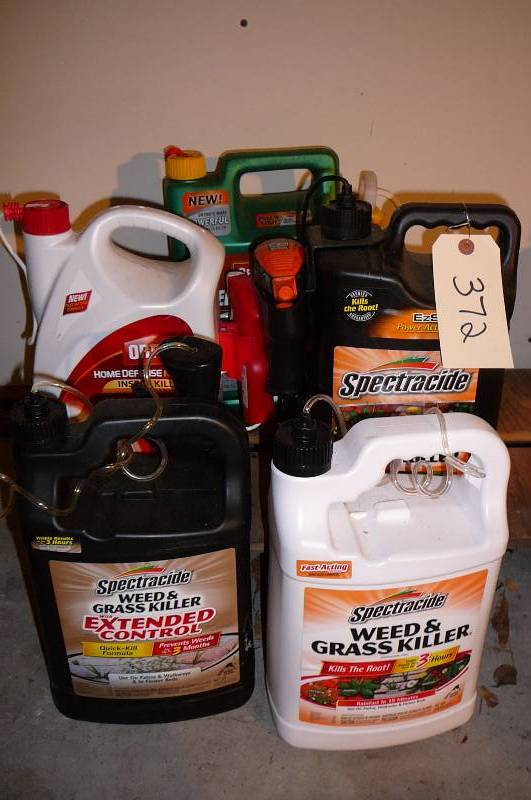lot 372 image: Lot of Weed and grass Killer