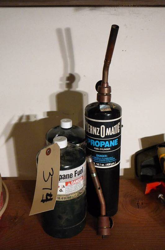 lot 374 image: Bernz Propane torch and 2 Cylinders
