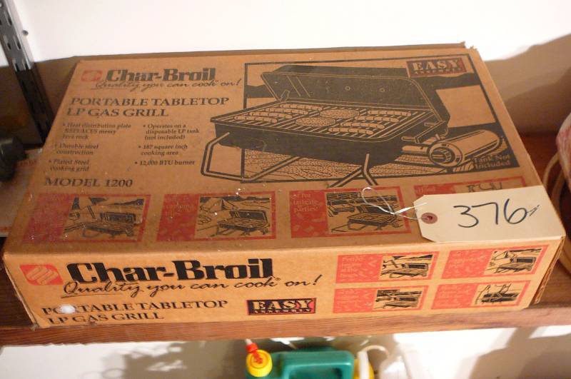 lot 376 image: Char Broil portable tabletop LP Gas Grill 1200