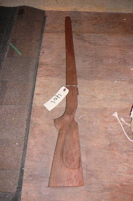 lot 401 image: gun Stock