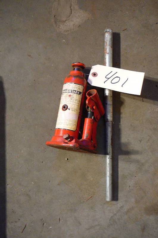 lot 484 image: Hydraulic Jack and Handle
