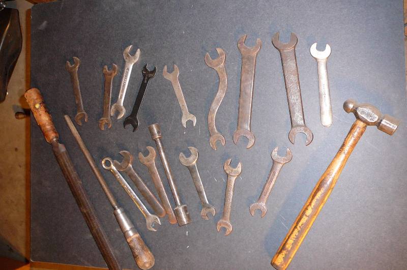 lot 411 image: Lot of Hand Tools Wrenchs, Hammer, Files