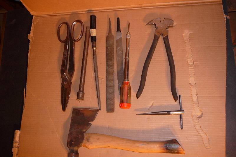lot 414 image: Lot of Hand Tools, Snips, Axe, Files, Extensions etc.