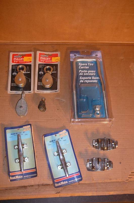 lot 424 image: Lt of Spare Tire Carrier Boat Cleats Pulley
