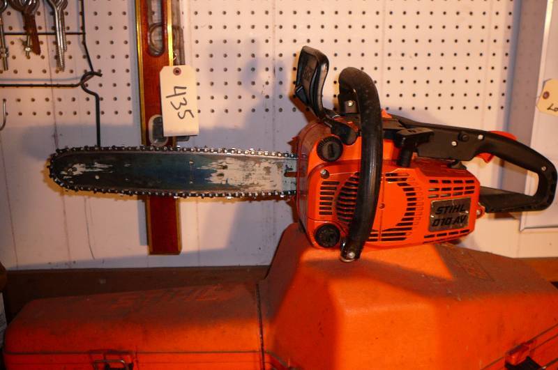 lot 438 image: Stihl Oloav with case, oil, files, chain, book
