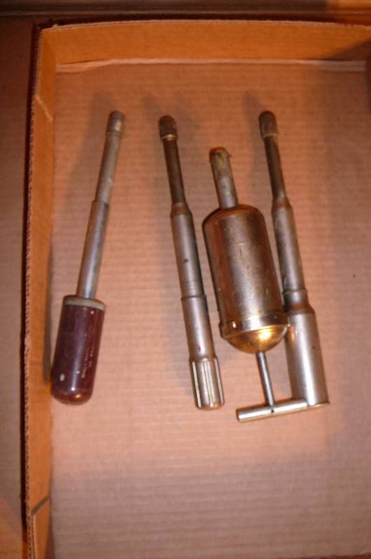 lot 429 image: Lot of Grease Guns