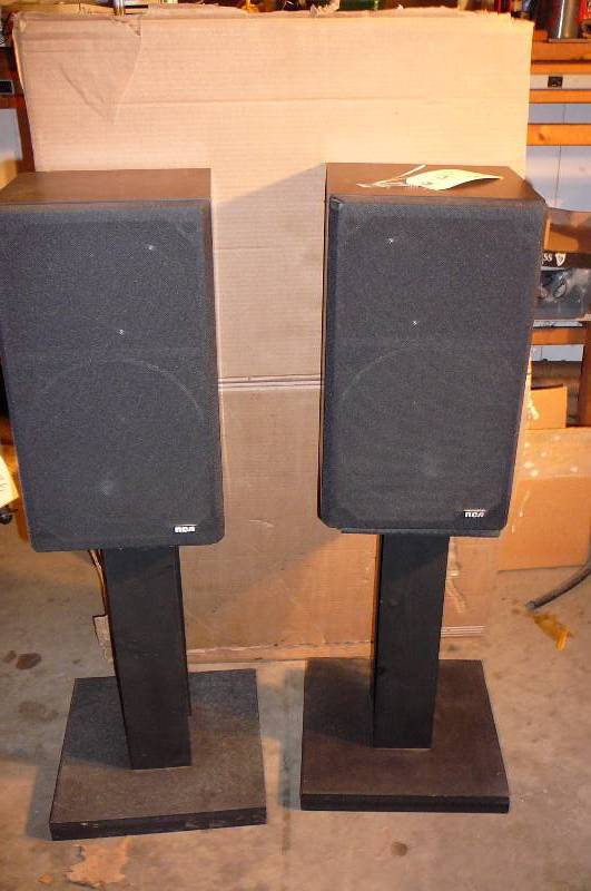 lot 449 image: Rea Speakers and Stands model Spk125 Pair, Speakers and Stand 34 tall