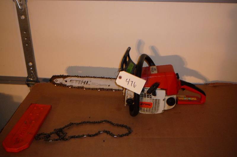 lot 476 image: Stihl Chain Saw 021 with extra chain