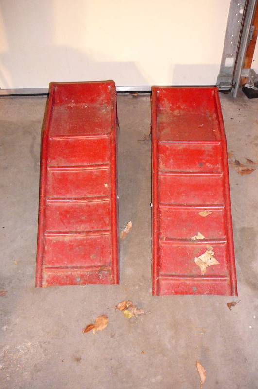 lot 460 image: Car Ramps