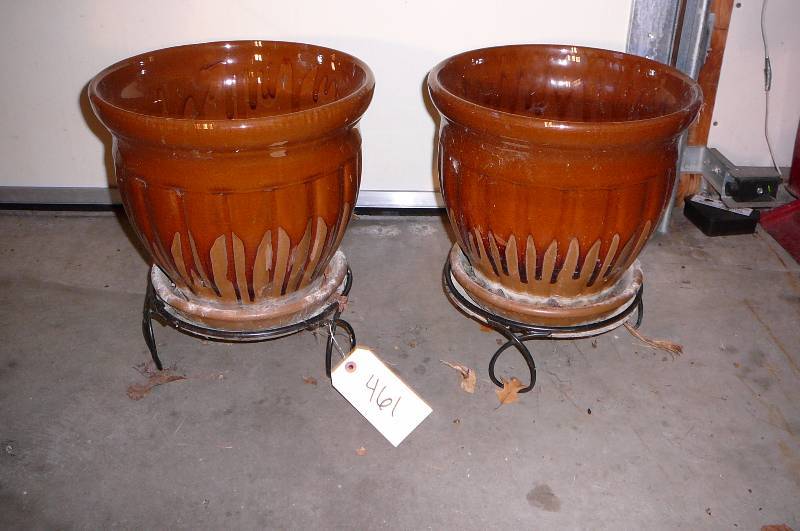 lot 461 image: Flower Pots and stands