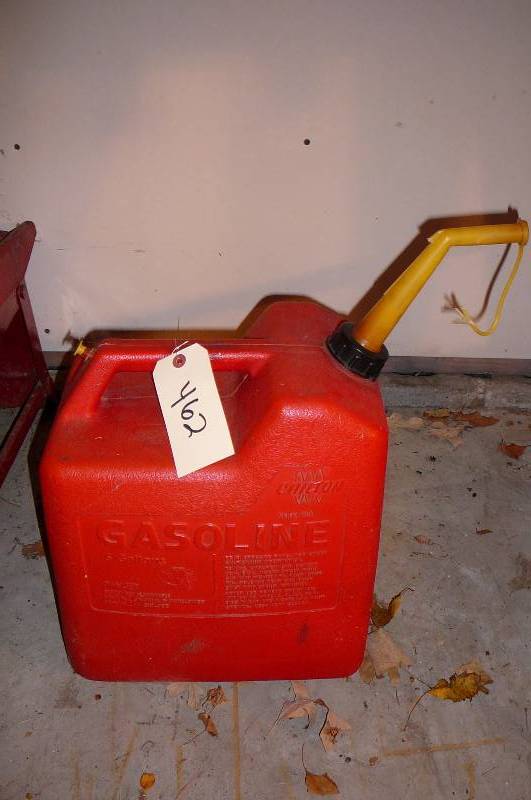 lot 462 image: Red Gas Can 5 gal