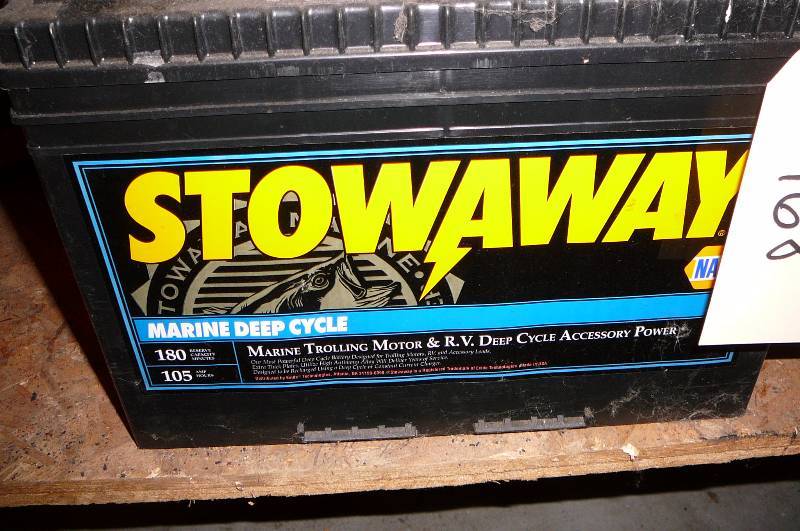 lot 468 image: Battery 12 Volt Marine Dep Cycle Napa 27 DC