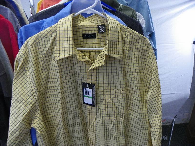 lot 51 image: 25 Mens Large & XL Shirts