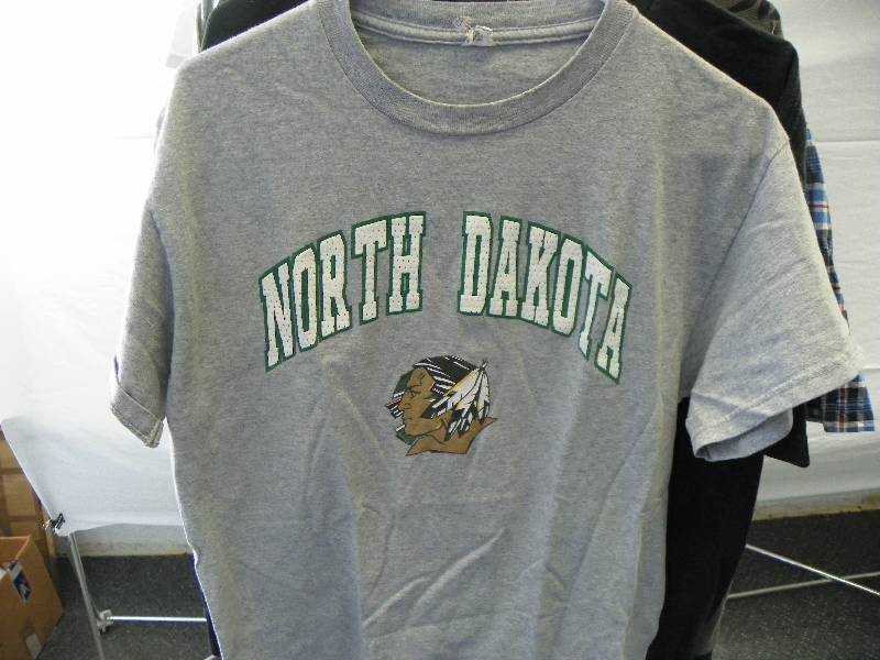 lot 53 image: 11 Medium T-Shirt Lot