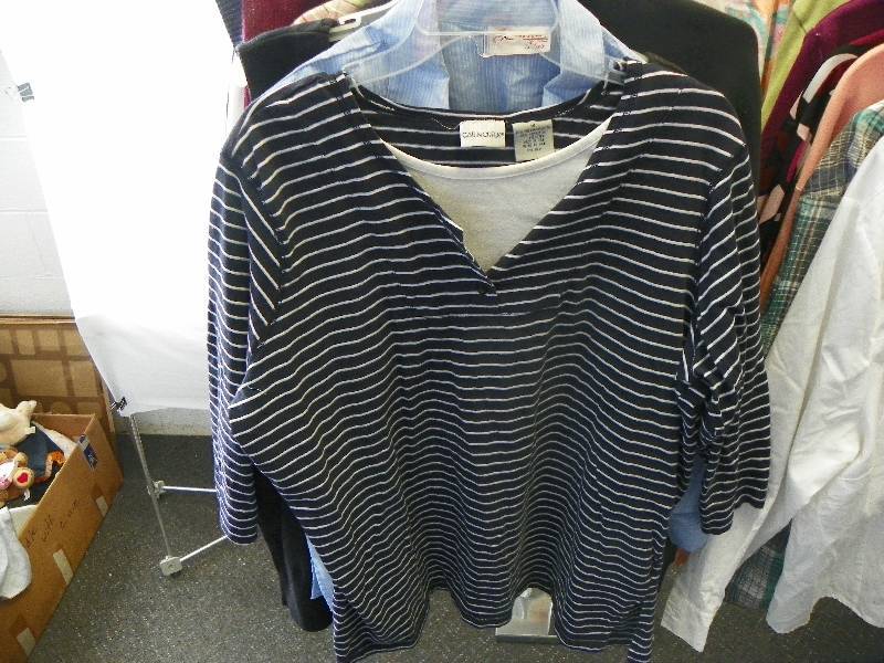 lot 56 image: 15 Womens Tops