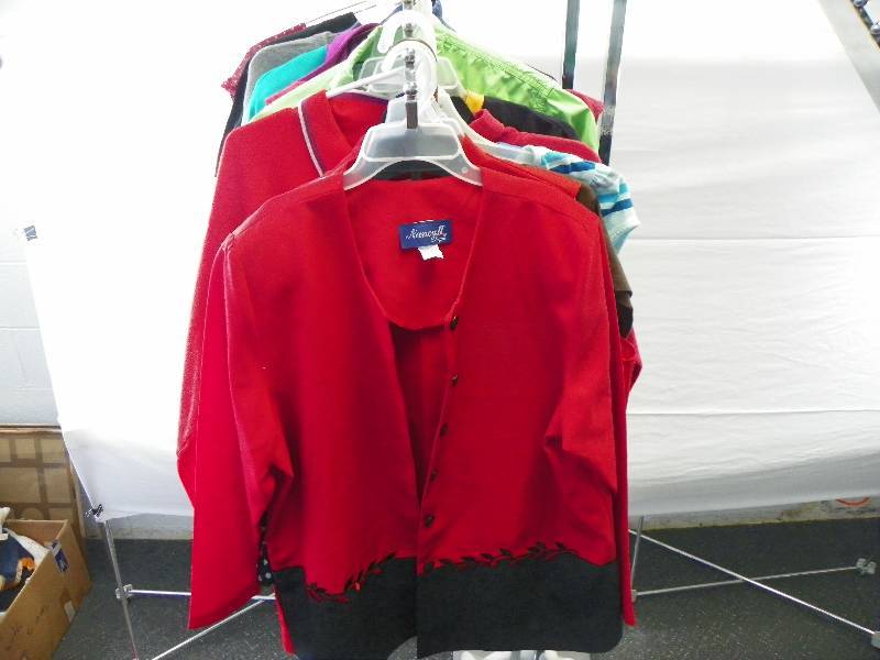 lot 64 image: 19 Mixed Womens Lot