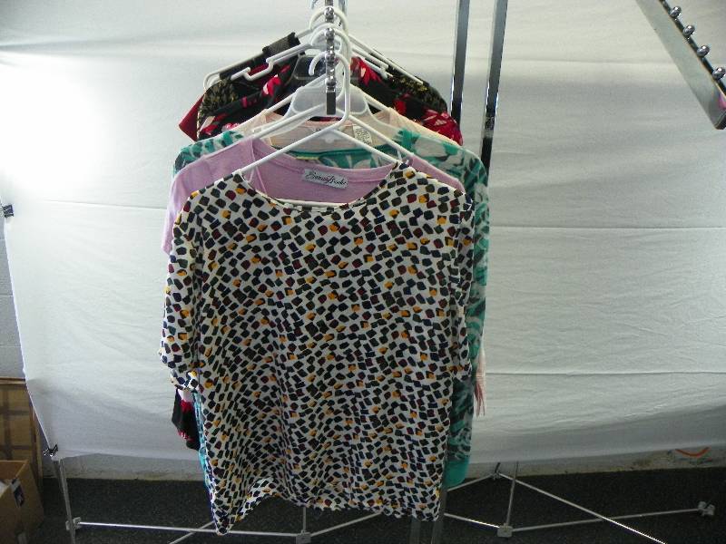 lot 66 image: 11 Various Womens tops
