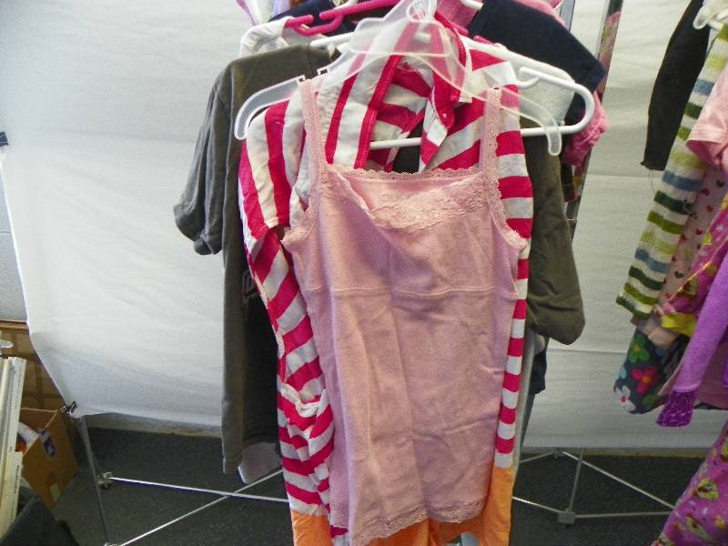 lot 70 image: 29 pc Girls Clothing Lot