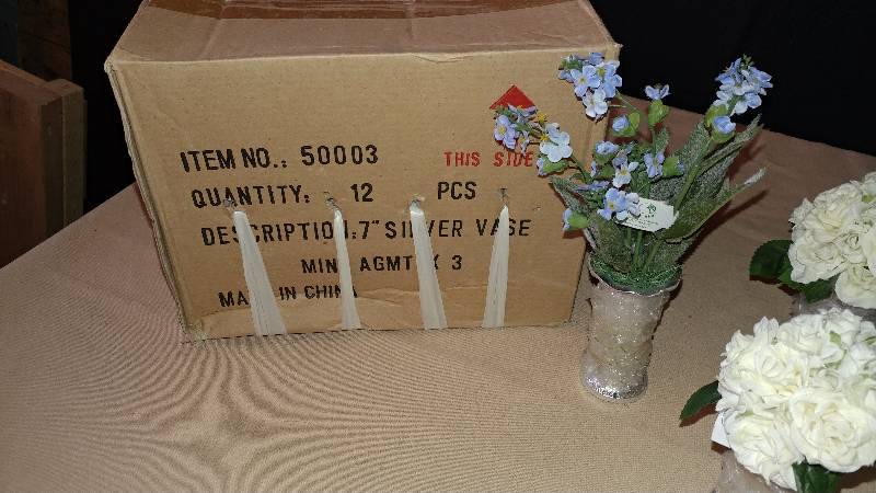 lot 267 image: 23 - Silver Vase Flower Dcor