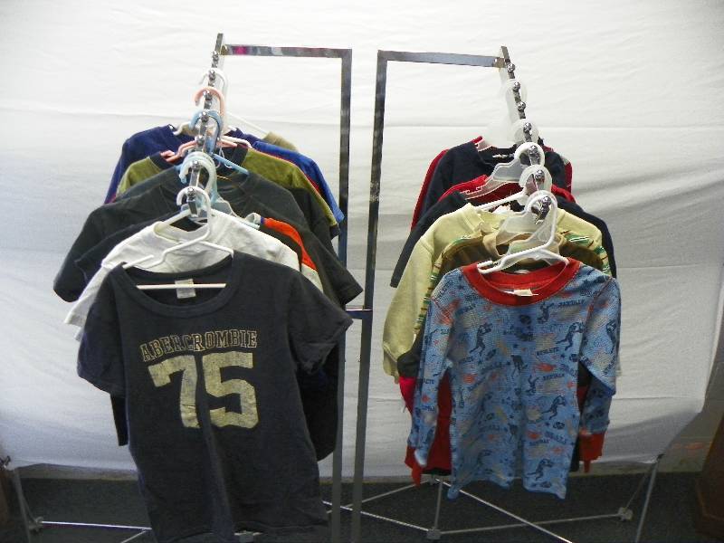 lot 71 image: 22 pc boys clothing lot