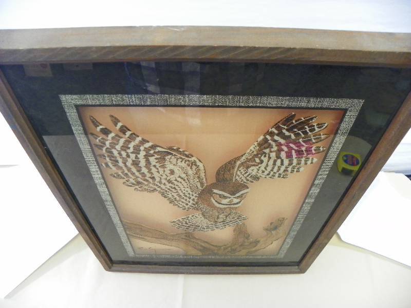 lot 7 image: Owl Picture