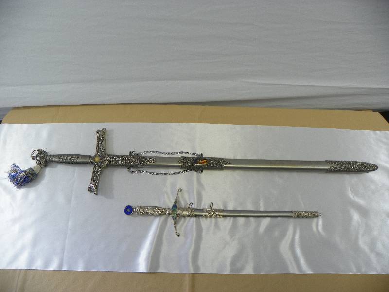 lot 2 image: Sword and Dagger